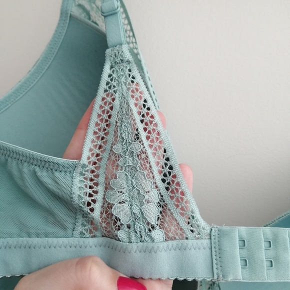 Knix Lace Deep V Bralette in Sage Plus Size XXL (Fits 40 A-DD) - Picture 10 of 16